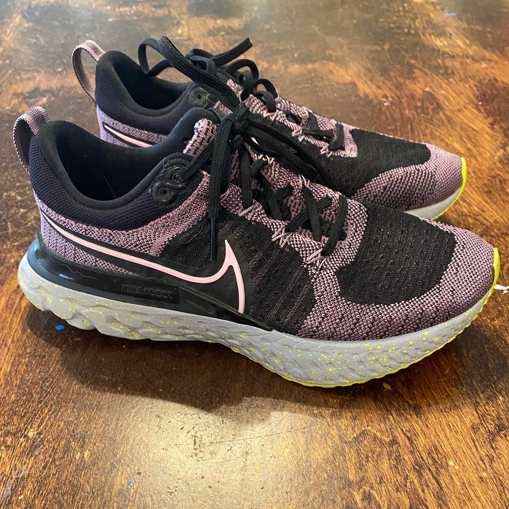 Nike Women Running Shoes (React Infinity Flyknit)